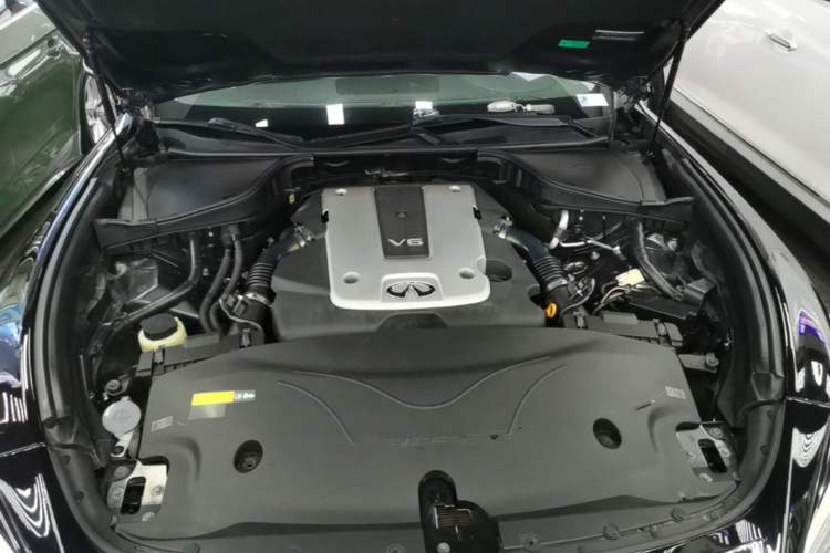 Used Infiniti Q70 2015 Q70L 2.5L Enjoyment Edition Engine Bay