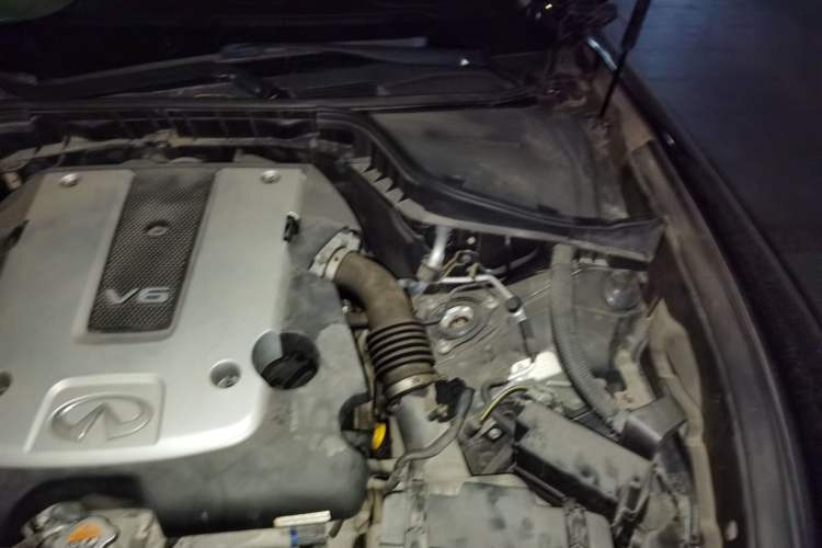 Used Infiniti Q70 2015 Q70L 2.5L Enjoyment Edition Engine Bay Left