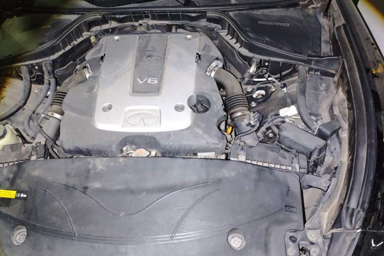 Used Infiniti Q70 2015 Q70L 2.5L Elite Edition Engine Bay Left