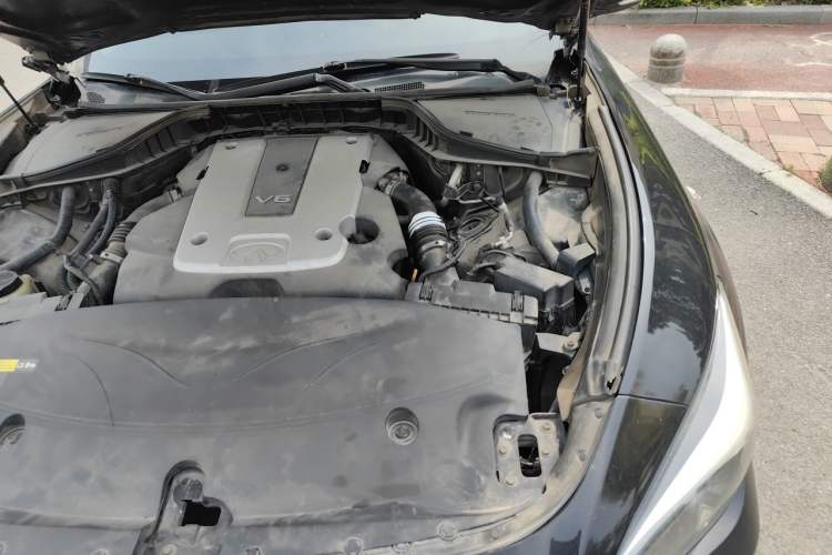 Used Infiniti Q70 2015 Q70L 2.5L Enjoyment Edition Engine Bay Left