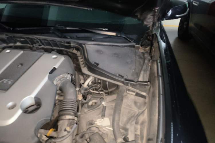 Used Infiniti Q70 2015 Q70L 2.5L Enjoyment Edition Engine Bay Left