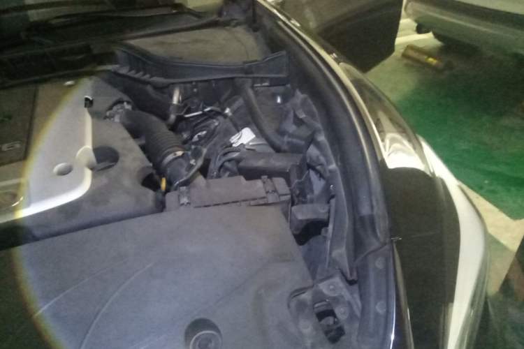 Used Infiniti Q70 2015 Q70L 2.5L Elite Edition Engine Bay Left