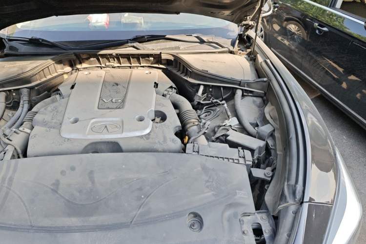Used Infiniti Q70 2015 Q70L 2.5L Enjoyment Edition Engine Bay Left