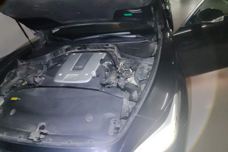 Used Infiniti Q70 2015 Q70L 2.5L Elite Edition Engine Bay Left