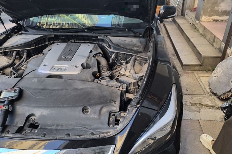 Used Infiniti Q70 2015 Q70L 2.5L Elite Edition Engine Bay Left