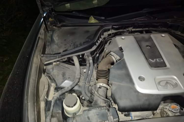 Used Infiniti Q70 2015 Q70L 2.5L Enjoyment Edition Engine Bay Right