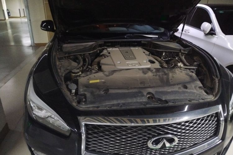 Used Infiniti Q70 2015 Q70L 2.5L Elite Edition Engine Bay Right