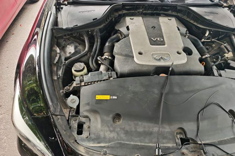 Used Infiniti Q70 2015 Q70L 2.5L Enjoyment Edition Engine Bay Right