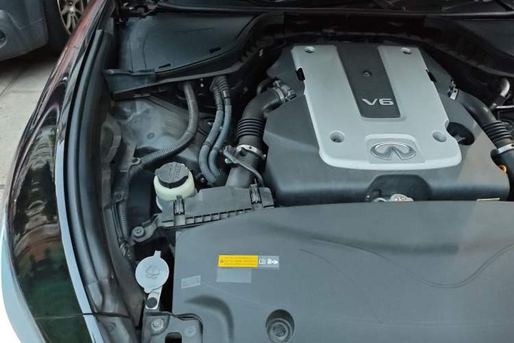 Used Infiniti Q70 2015 Q70L 2.5L Enjoyment Edition Engine Bay Right