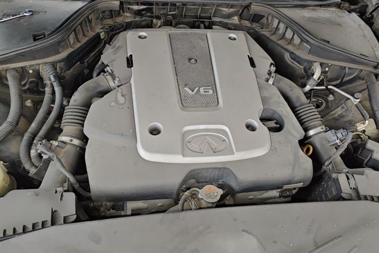 Used Infiniti Q70 2015 Q70L 2.5L Elite Edition Engine Bay