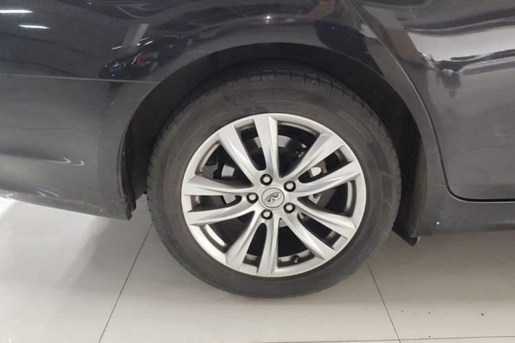 Used Infiniti Q70 2015 Q70L 2.5L Elite Edition Exterior 5