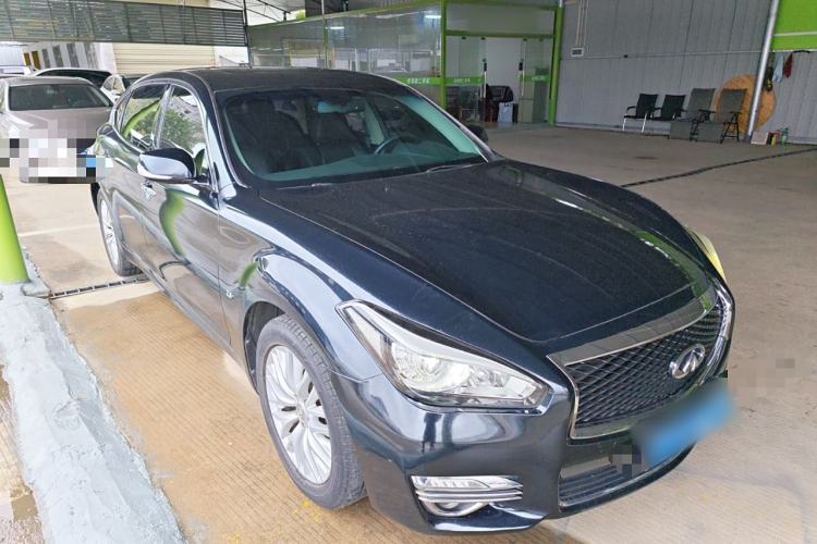 Used Infiniti Q70 2015 Q70L 2.5L Enjoyment Edition Front Right 45 Deg