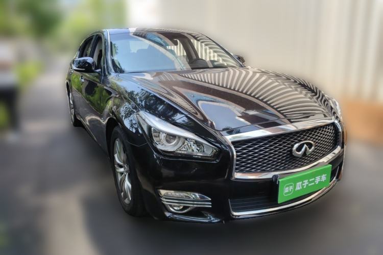 Used Infiniti Q70 2015 Q70L 2.5L Elite Edition Front Right 45 Deg
