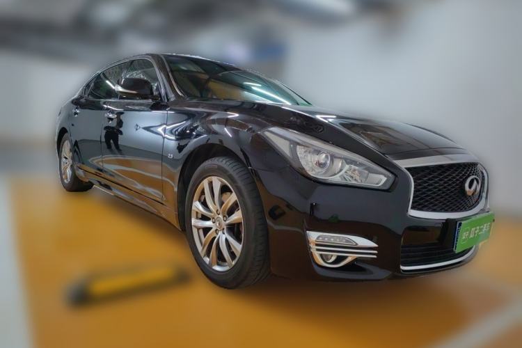 Used Infiniti Q70 2015 Q70L 2.5L Elite Edition Front Right 45 Deg
