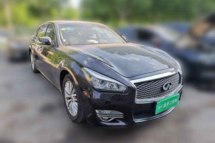 Used Infiniti Q70 2015 Q70L 2.5L Enjoyment Edition Front Right 45 Deg