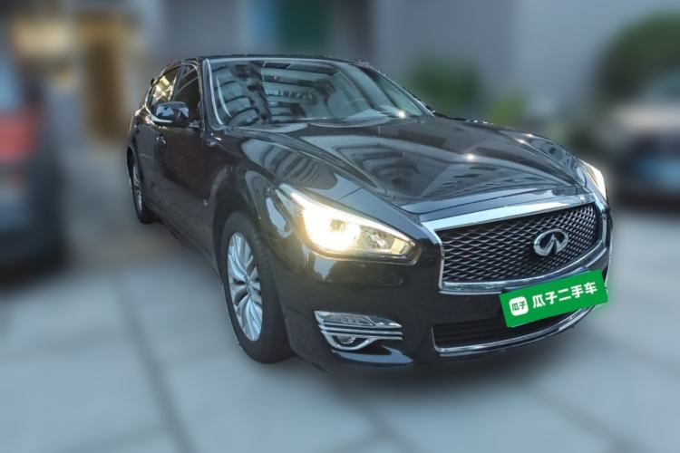 Used Infiniti Q70 2015 Q70L 2.5L Enjoyment Edition Front Right 45 Deg