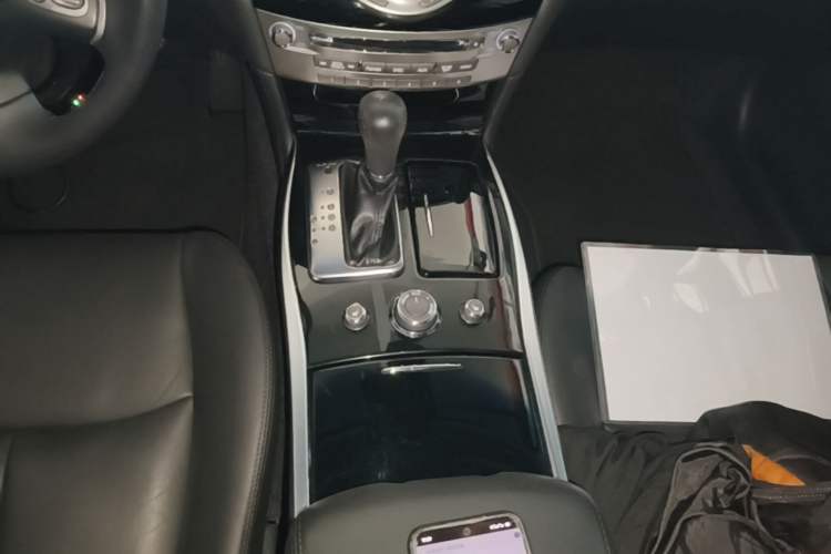 Used Infiniti Q70 2015 Q70L 2.5L Elite Edition Gear Lever
