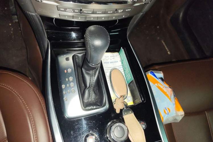 Used Infiniti Q70 2015 Q70L 2.5L Elite Edition Gear Lever