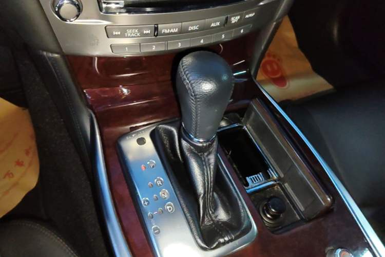 Used Infiniti Q70 2015 Q70L 2.5L Enjoyment Edition Gear Lever