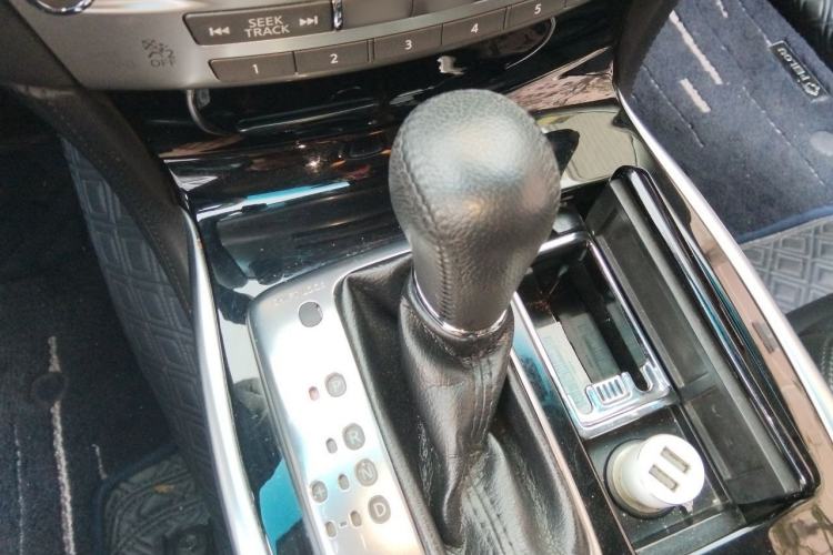 Used Infiniti Q70 2015 Q70L 2.5L Elite Edition Gear Lever