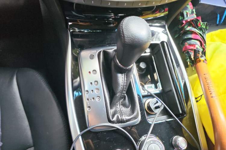 Used Infiniti Q70 2015 Q70L 2.5L Elite Edition Gear Lever