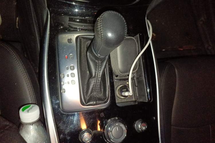 Used Infiniti Q70 2015 Q70L 2.5L Elite Edition Gear Lever
