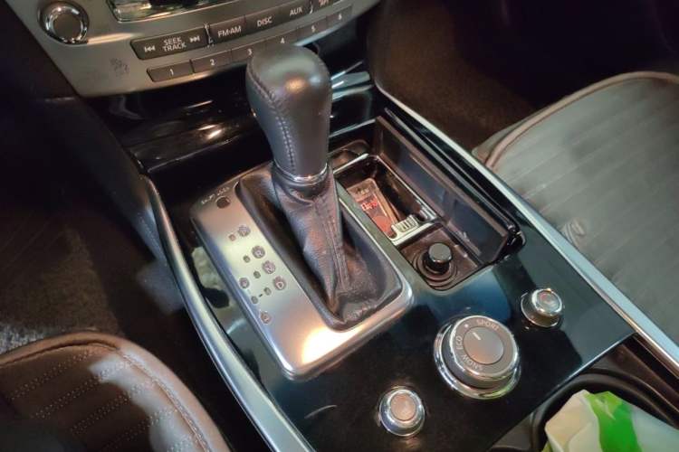Used Infiniti Q70 2015 Q70L 2.5L Elite Edition Gear Lever