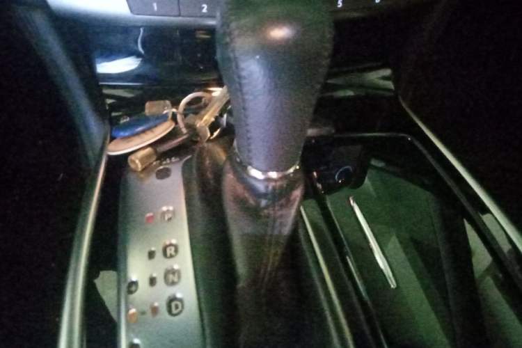 Used Infiniti Q70 2015 Q70L 2.5L Elite Edition Gear Lever