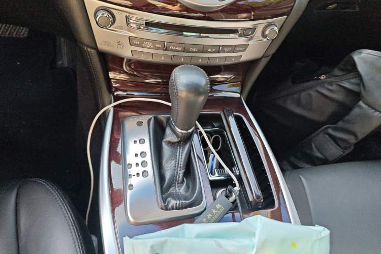 Used Infiniti Q70 2015 Q70L 2.5L Enjoyment Edition Gear Lever
