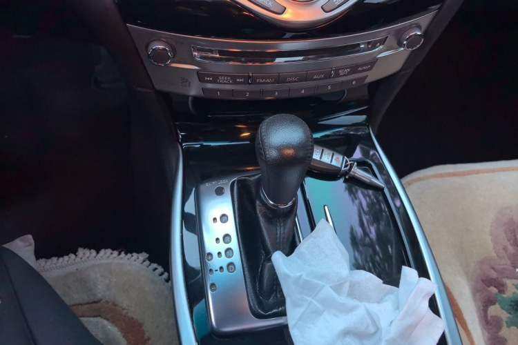 Used Infiniti Q70 2015 Q70L 2.5L Elite Edition Gear Lever