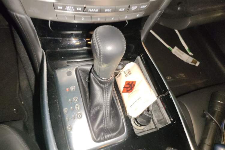 Used Infiniti Q70 2015 Q70L 2.5L Elite Edition Gear Lever
