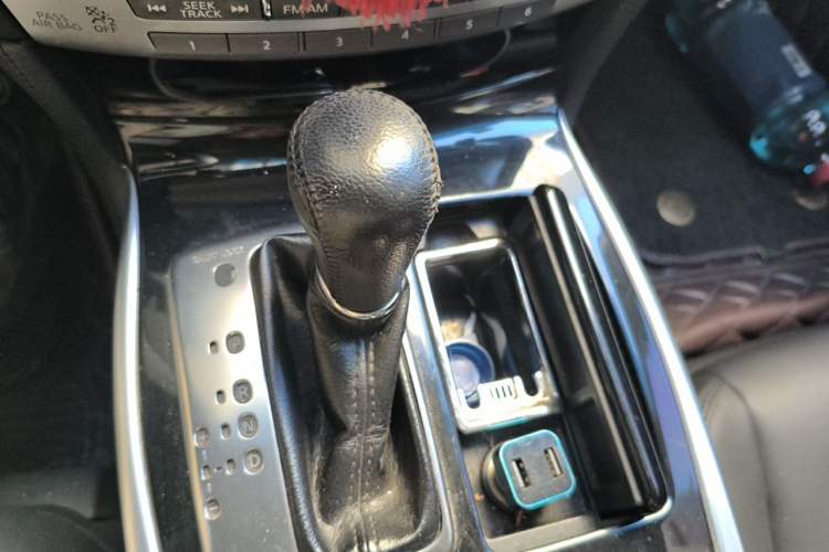 Used Infiniti Q70 2015 Q70L 2.5L Elite Edition Gear Lever