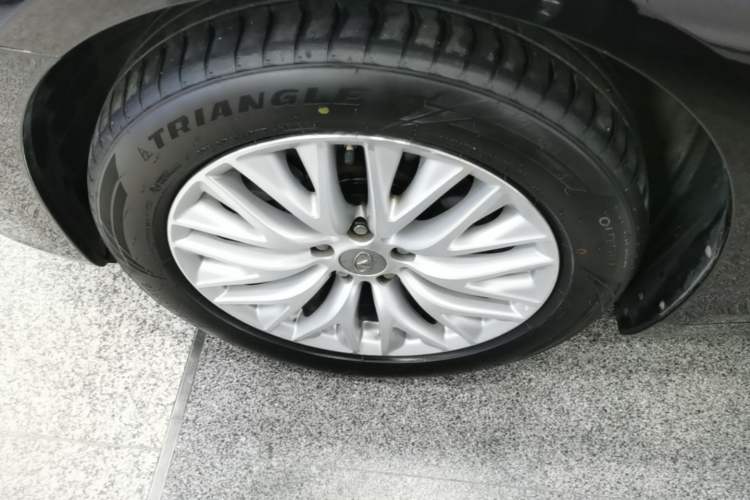 Used Infiniti Q70 2015 Q70L 2.5L Enjoyment Edition Left Front Wheel Hub