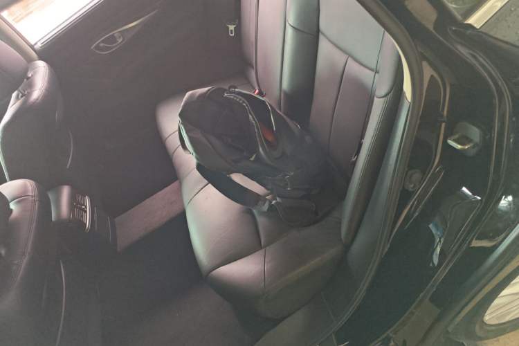 Used Infiniti Q70 2015 Q70L 2.5L Enjoyment Edition Left Rear Seat