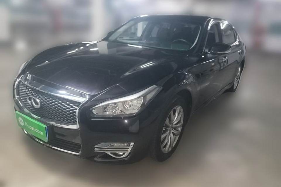 Infiniti Q70 2015