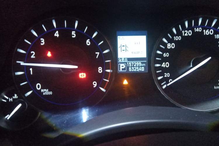 Used Infiniti Q70 2015 Q70L 2.5L Elite Edition Odometer Close Up