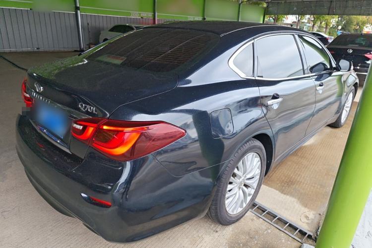 Used Infiniti Q70 2015 Q70L 2.5L Enjoyment Edition Rear Right 45 Deg