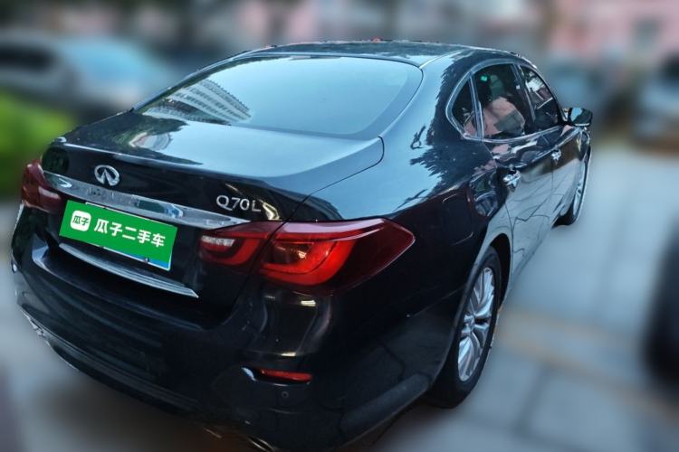 Used Infiniti Q70 2015 Q70L 2.5L Enjoyment Edition Rear Right 45 Deg