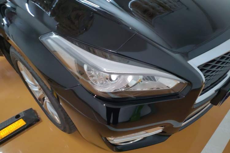 Used Infiniti Q70 2015 Q70L 2.5L Elite Edition Right Front Headlight