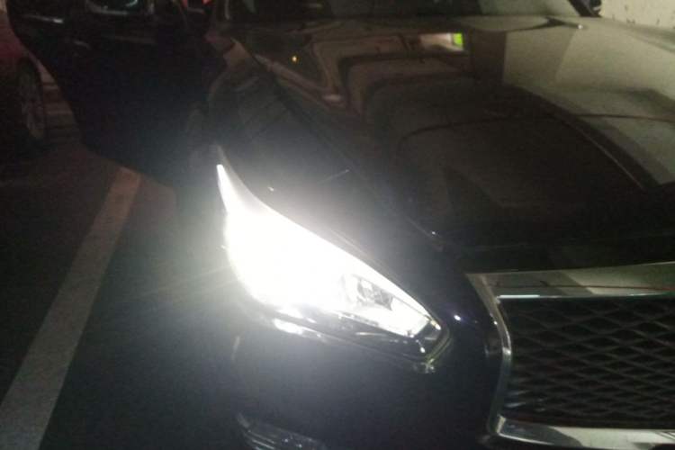Used Infiniti Q70 2015 Q70L 2.5L Elite Edition Right Front Headlight