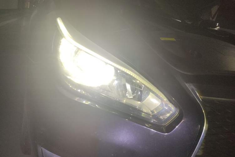 Used Infiniti Q70 2015 Q70L 2.5L Elite Edition Right Front Headlight