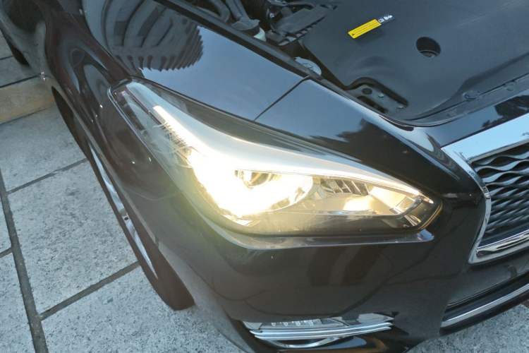 Used Infiniti Q70 2015 Q70L 2.5L Enjoyment Edition Right Front Headlight