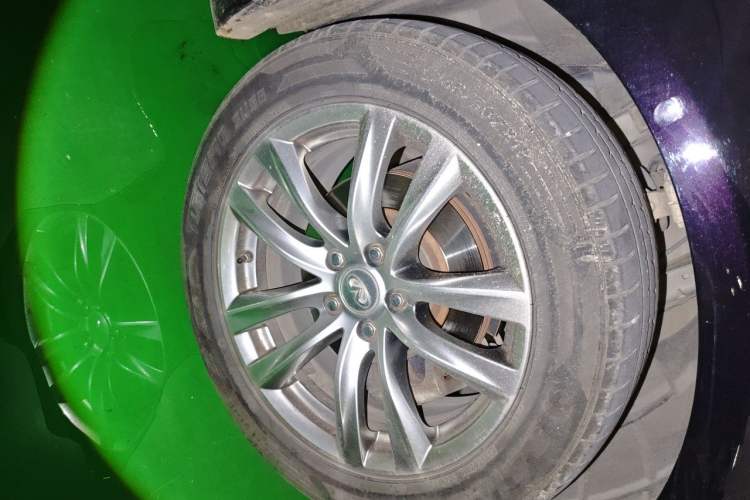 Used Infiniti Q70 2015 Q70L 2.5L Elite Edition Right Front Wheel Hub