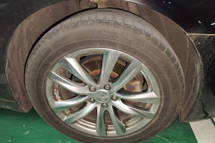 Used Infiniti Q70 2015 Q70L 2.5L Elite Edition Right Front Wheel Hub