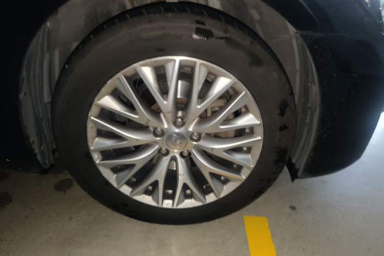 Used Infiniti Q70 2015 Q70L 2.5L Enjoyment Edition Right Front Wheel Hub