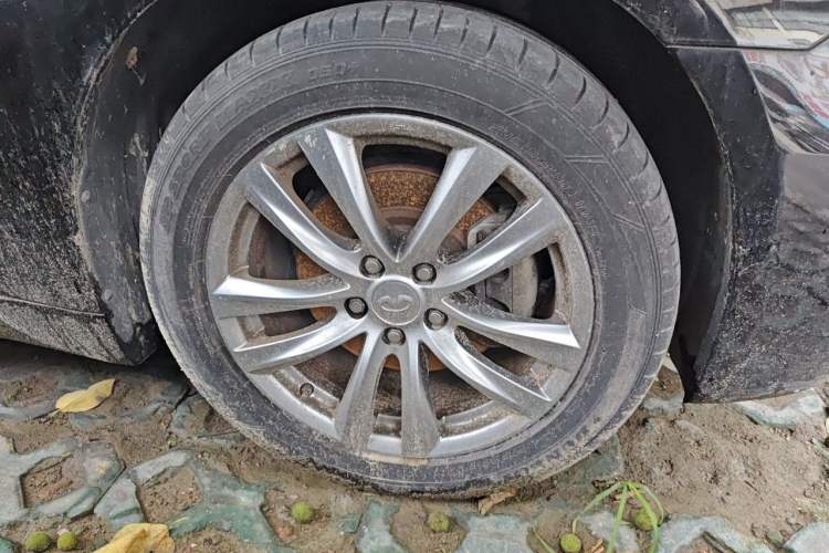 Used Infiniti Q70 2015 Q70L 2.5L Elite Edition Right Front Wheel Hub