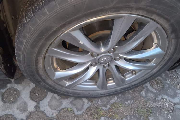 Used Infiniti Q70 2015 Q70L 2.5L Elite Edition Right Front Wheel Hub