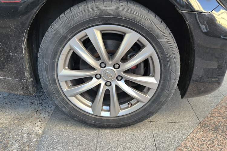 Used Infiniti Q70 2015 Q70L 2.5L Elite Edition Right Front Wheel Hub