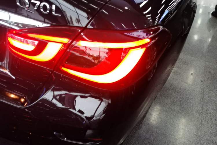 Used Infiniti Q70 2015 Q70L 2.5L Enjoyment Edition Right Rear Taillight