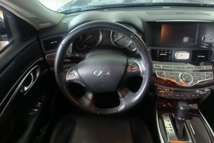 Used Infiniti Q70 2015 Q70L 2.5L Enjoyment Edition Steering Wheel